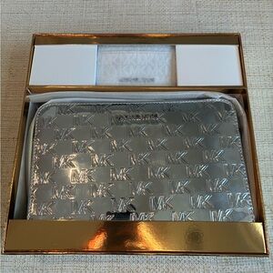 Michael Kors Jet Set Metallic Cross Body Bag and Card Case/Wallet